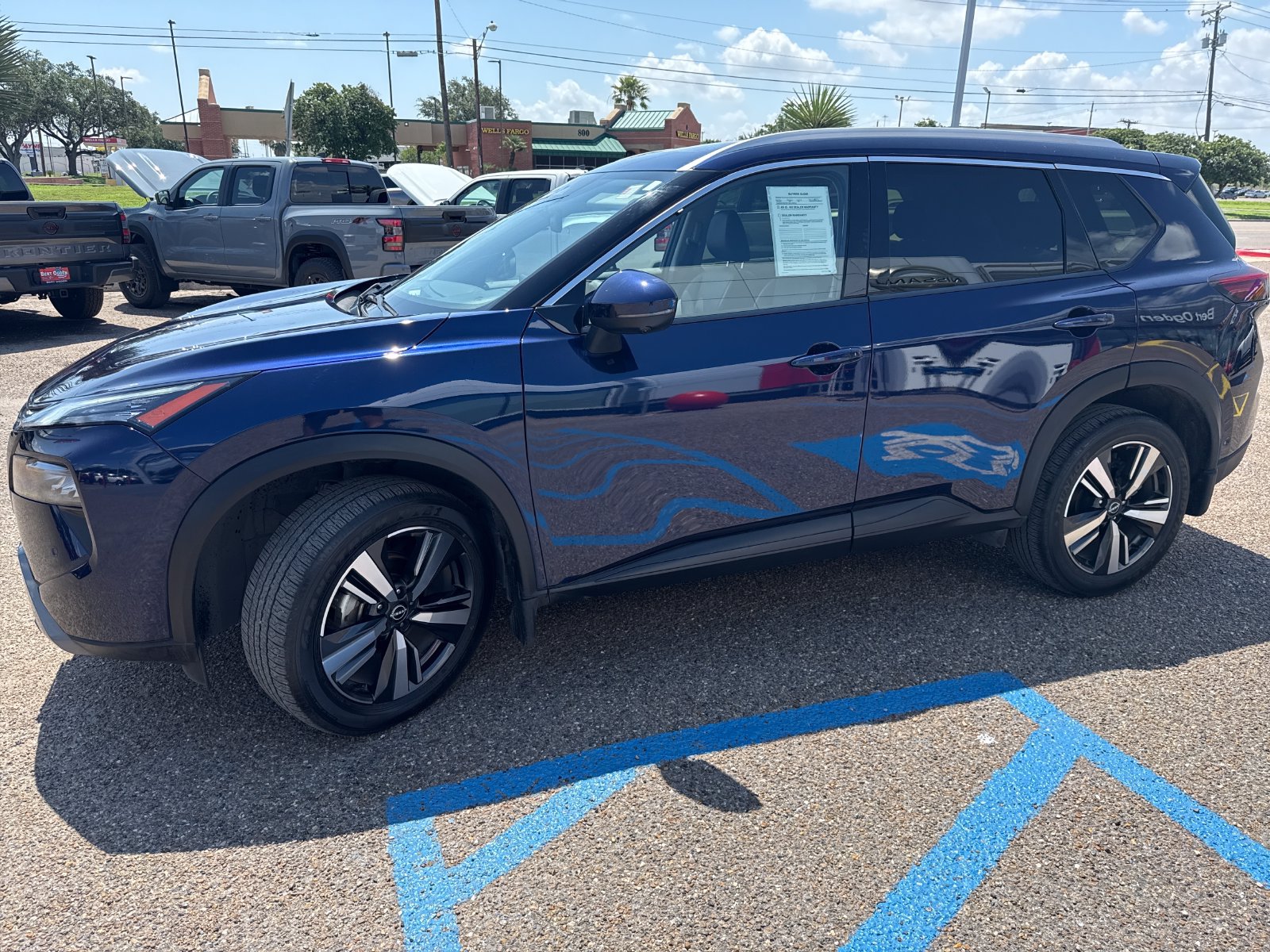 Used 2024 Nissan Rogue SL w/ SL Premium Package FWD image 3
