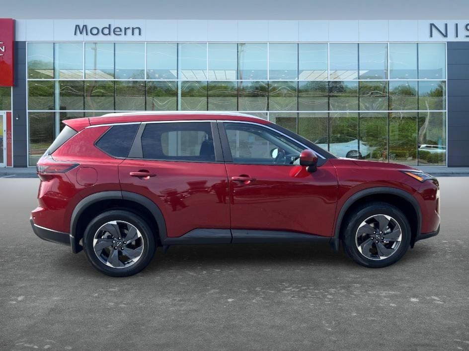 Certified 2026 Nissan Rogue SV w/ SV Premium Package FWD image 4