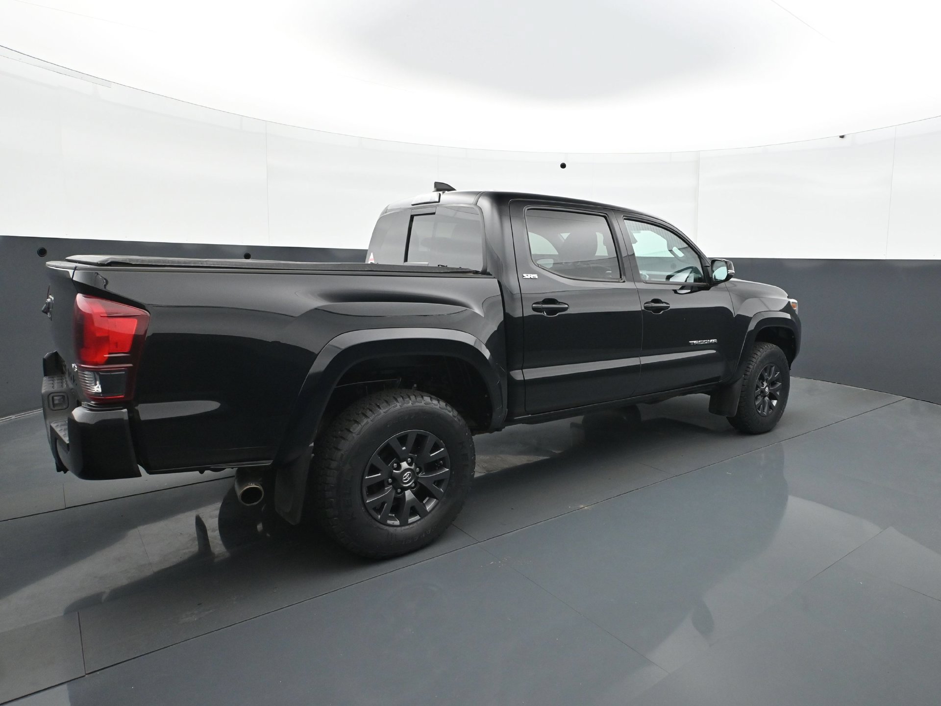 Used 2020 Toyota Tacoma SR5 w/ Technology Package AWD/4WD image 7