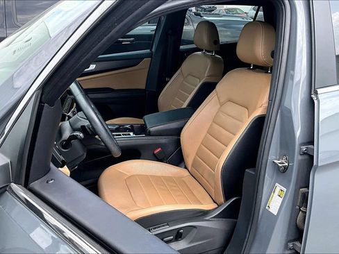 Used 2024 Volkswagen Atlas Cross Sport SEL R-Line AWD/4WD image 33
