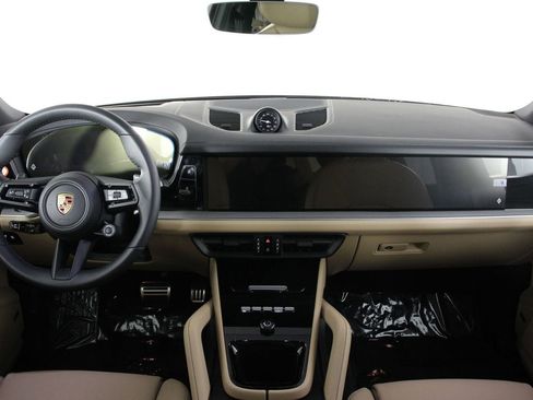 Certified 2025 Porsche Cayenne S AWD/4WD image 11