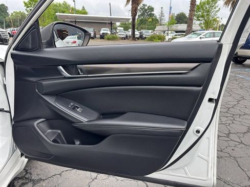 Used 2019 Honda Accord Sport image 14