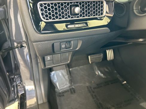 Used 2025 Honda Civic Sport image 33