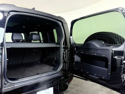 New 2025 Land Rover Defender 110 V8 image 17