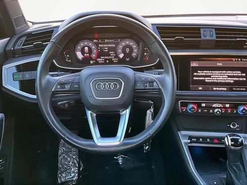 Used 2022 Audi Q3 2.0T Premium Plus image 8