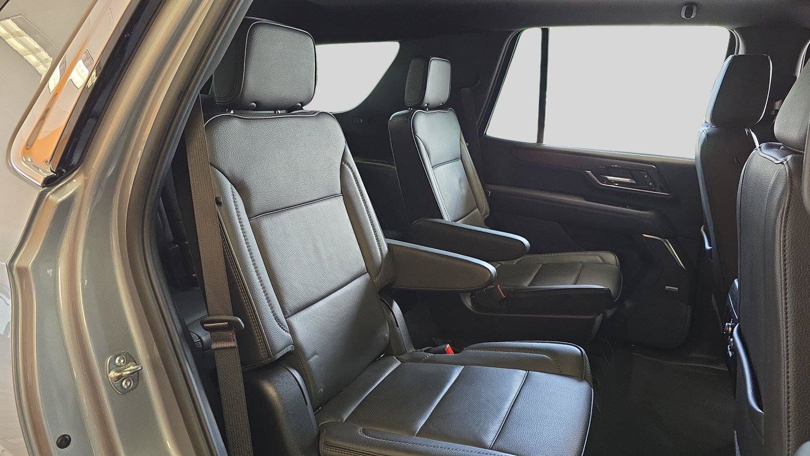 Used 2025 GMC Yukon Denali AWD/4WD image 17