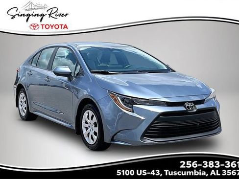 Used 2025 Toyota Corolla LE FWD image 1