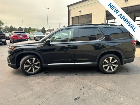 Used 2024 Honda Pilot Touring image 4