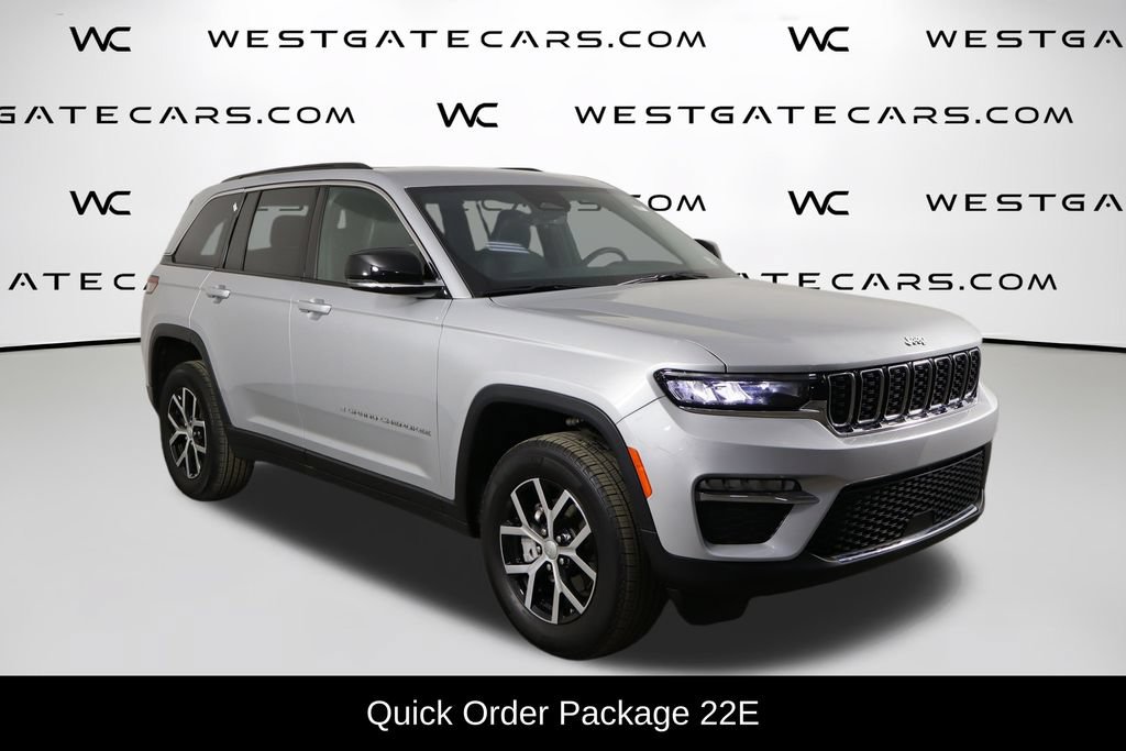 Used 2025 Jeep Grand Cherokee Limited AWD/4WD image 4