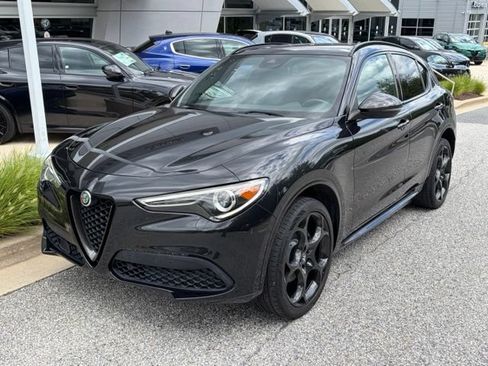 Used 2023 Alfa Romeo Stelvio Estrema AWD/4WD image 2