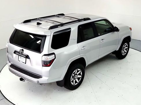 Certified 2023 Toyota 4Runner TRD Off-Road Premium AWD/4WD image 16