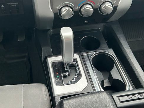 Used 2017 Toyota Tundra SR5 w/ SR5 Upgrade Package RWD image 20