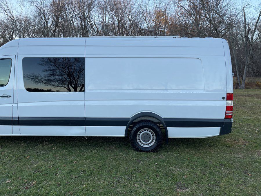 Used 2011 Freightliner Sprinter 2500 RWD image 14
