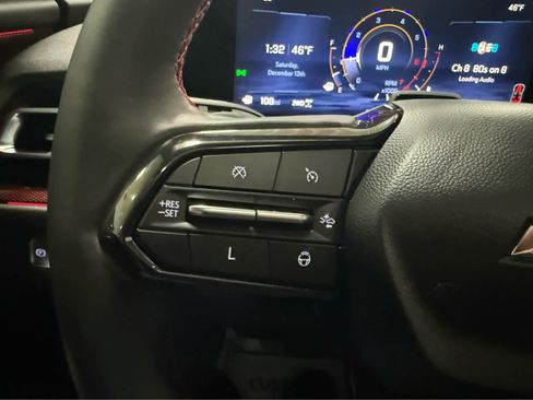 Used 2024 Chevrolet Traverse RS image 30