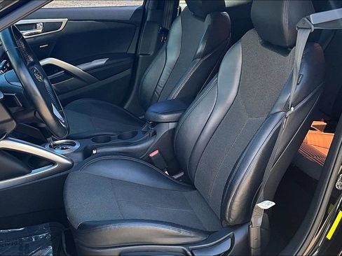 Used 2016 Hyundai Veloster w/ Option Group 02 FWD image 9