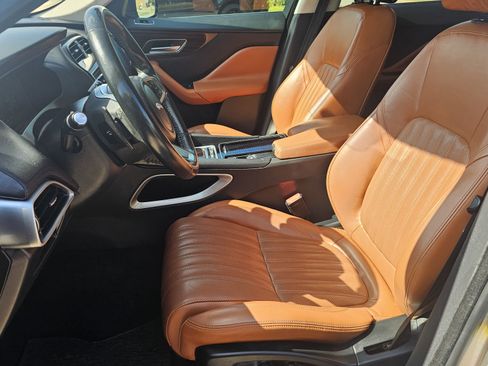 Used 2018 Jaguar F-PACE Portfolio image 26