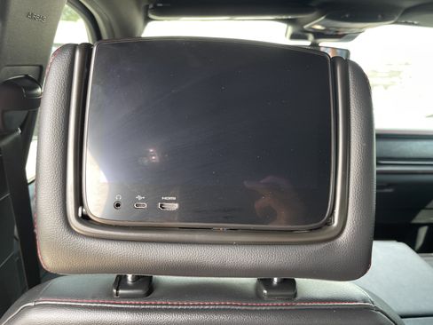Used 2023 Ford Expedition Limited RWD image 40