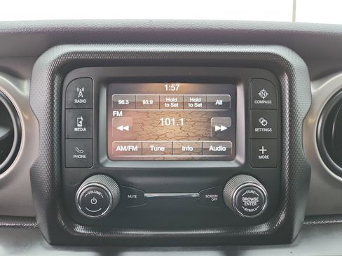 Used 2020 Jeep Gladiator Sport w/ Quick Order Package 24S image 12