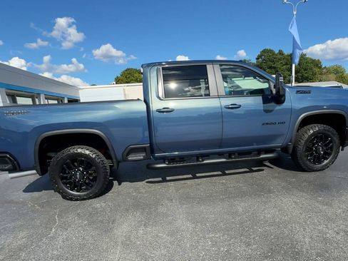 Used 2025 Chevrolet Silverado 2500 LT w/ Trail Boss Package AWD/4WD image 9
