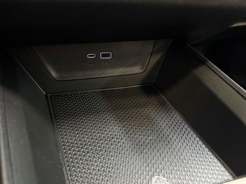 New 2026 Chevrolet Equinox LT w/ Convenience Package II image 17