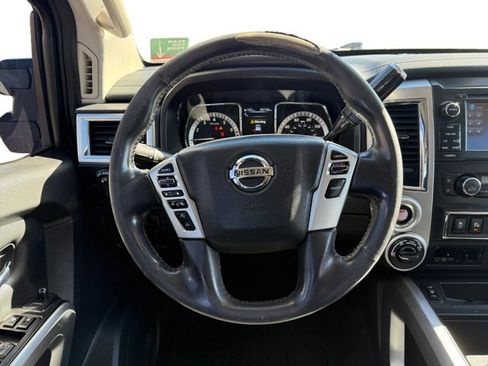 Used 2017 Nissan Titan SV image 14