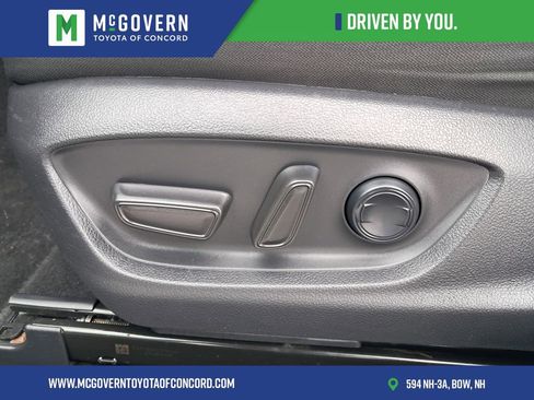 Used 2021 Toyota Camry LE image 17