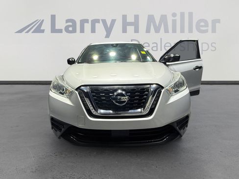 Used 2020 Nissan Kicks S image 8