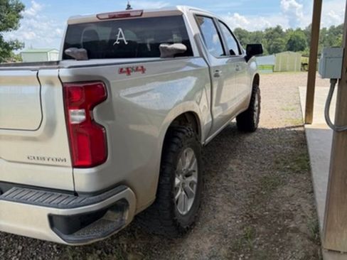 Used 2022 Chevrolet Silverado 1500 Custom AWD/4WD image 4