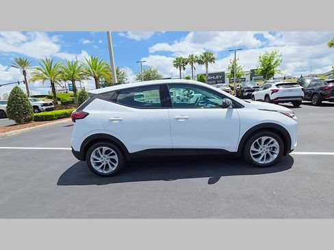 New 2027 Chevrolet Bolt LT w/ Comfort Package FWD image 16