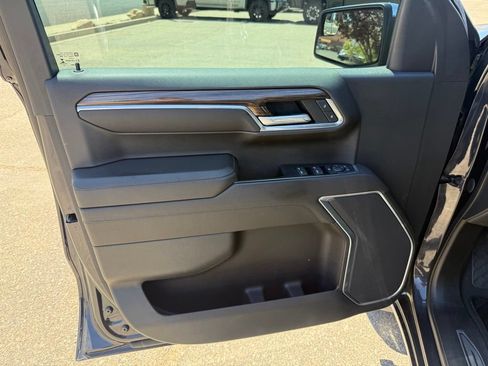 Used 2022 Chevrolet Silverado 1500 LT AWD/4WD image 9