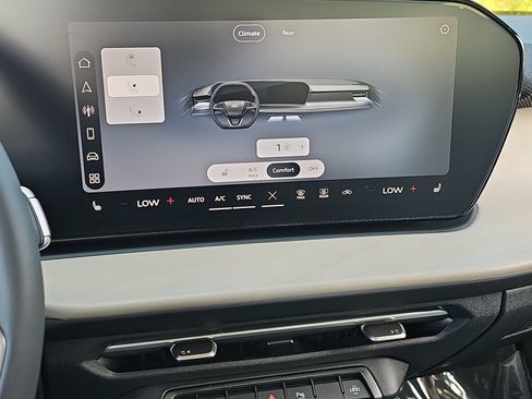 New 2026 Audi Q3 quattro 2.0T AWD/4WD image 26