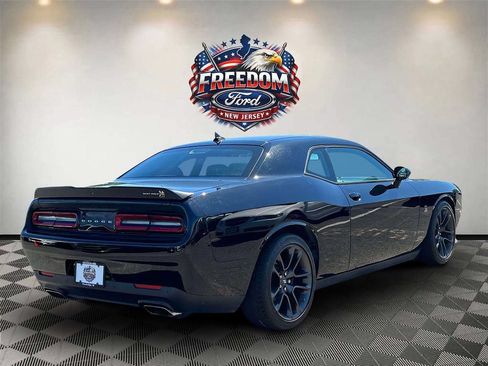 Used 2021 Dodge Challenger R/T Scat Pack RWD image 4