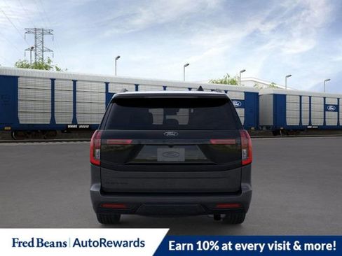 New 2026 Ford Expedition Platinum image 6