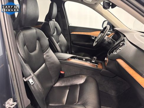 Certified 2023 Volvo XC90 B6 Plus w/ Protection Package Premier image 18