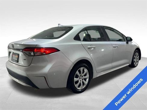 Used 2022 Toyota Corolla LE image 5