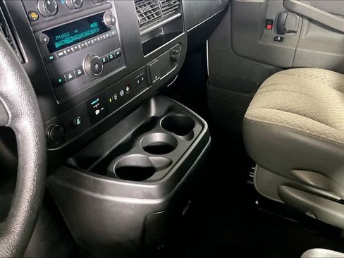 Used 2025 Chevrolet Express 3500 LT w/ LT Preferred Equipment Group RWD image 13