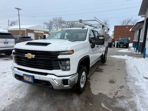 Used 2025 Chevrolet Silverado 2500 W/T w/ WT/CX Safety Package image 3