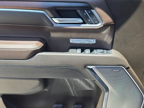 Used 2025 GMC Sierra 1500 Denali AWD/4WD image 33