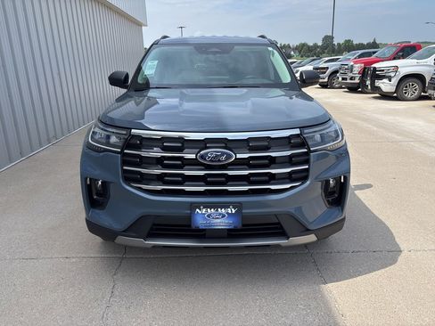New 2025 Ford Explorer Active w/ Active Comfort Package image 2