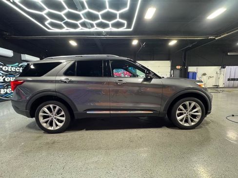 Used 2023 Ford Explorer Platinum w/ Technology Package AWD/4WD image 7