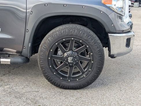 Used 2017 Toyota Tundra SR5 w/ SR5 Upgrade Package image 10