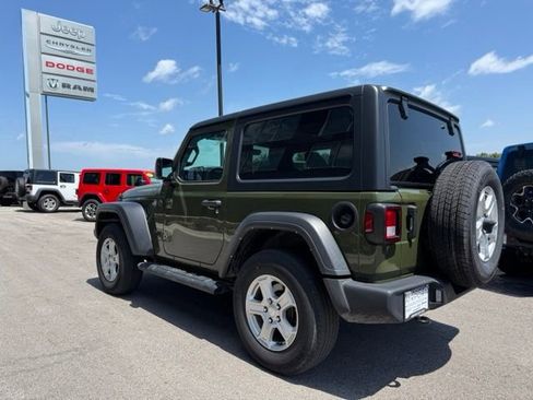 Used 2022 Jeep Wrangler Sport AWD/4WD image 5
