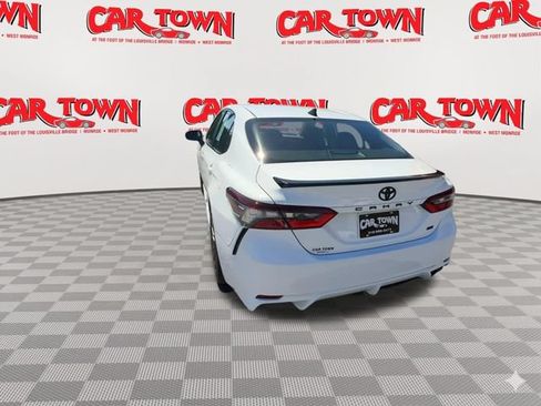 Used 2024 Toyota Camry SE FWD image 7