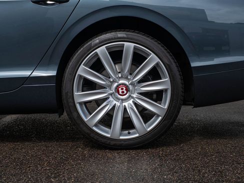 Used 2018 Bentley Flying Spur V8 image 6