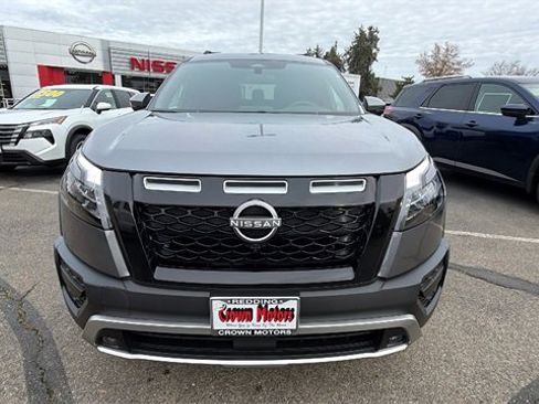New 2025 Nissan Pathfinder Rock Creek image 8