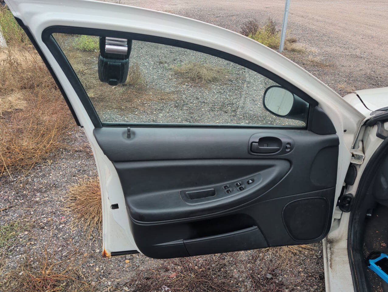 Used 2005 Dodge Stratus SXT FWD image 20