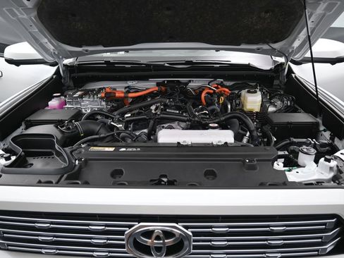 Certified 2026 Toyota 4Runner Limited AWD/4WD image 40