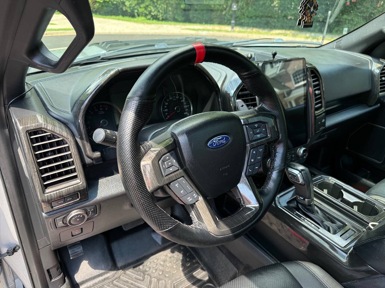Used 2017 Ford F150 Raptor w/ Equipment Group 802A Luxury AWD/4WD image 21