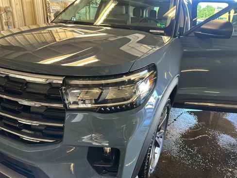 Used 2025 Ford Explorer Active w/ Active Comfort Package image 30