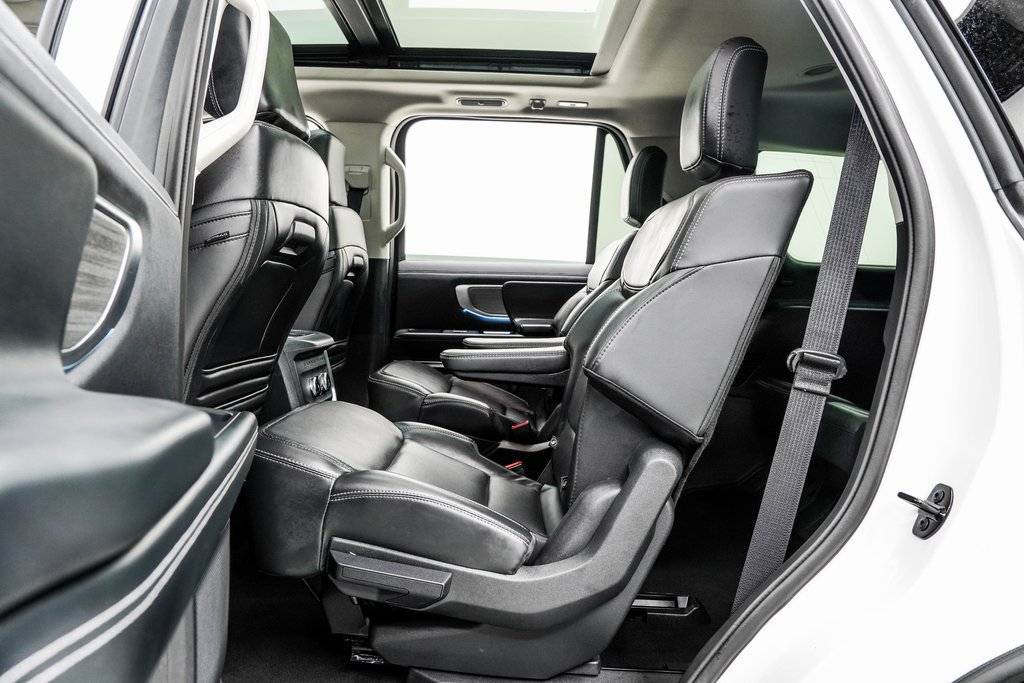Used 2025 Ford Expedition Platinum AWD/4WD image 41